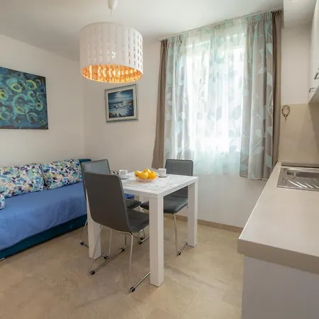Bogica * Makarska